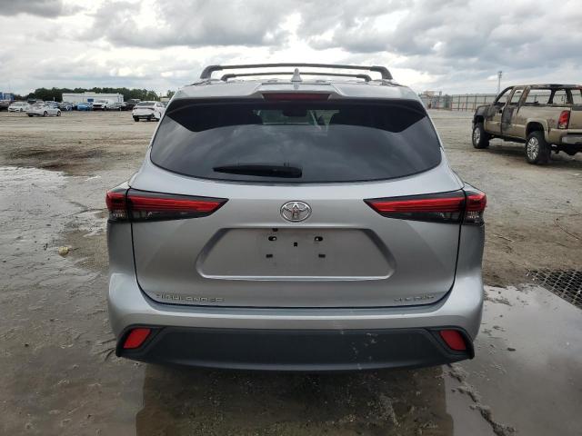 5TDGZRBH2NS186348 - 2022 TOYOTA HIGHLANDER XLE Argent photo 6