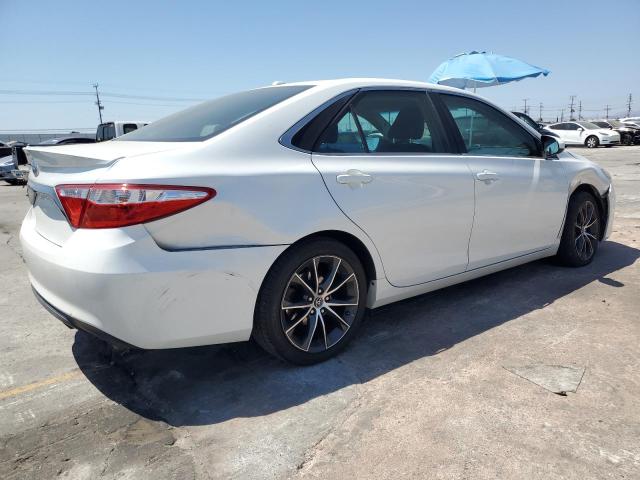 4T1BF1FK6FU952133 - 2015 TOYOTA CAMRY LE WHITE photo 3