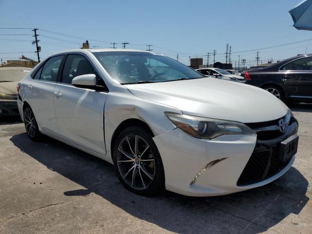 4T1BF1FK6FU952133 - 2015 TOYOTA CAMRY LE WHITE photo 4