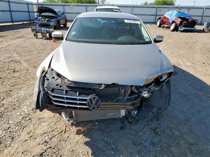 1VWAH7A3XDC027058 - 2013 VOLKSWAGEN PASSAT S SILVER photo 5