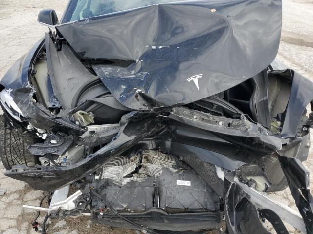 5YJ3E1EB4JF113452 - 2018 TESLA MODEL 3 Schwarz Foto 11