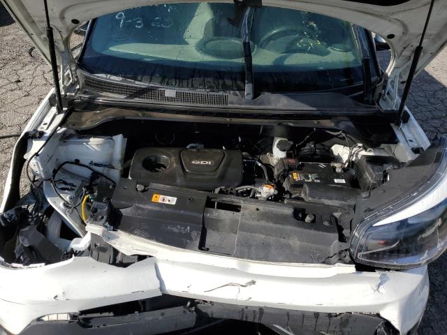 KNDJN2A22K7691446 - 2019 KIA SOUL WHITE photo 11