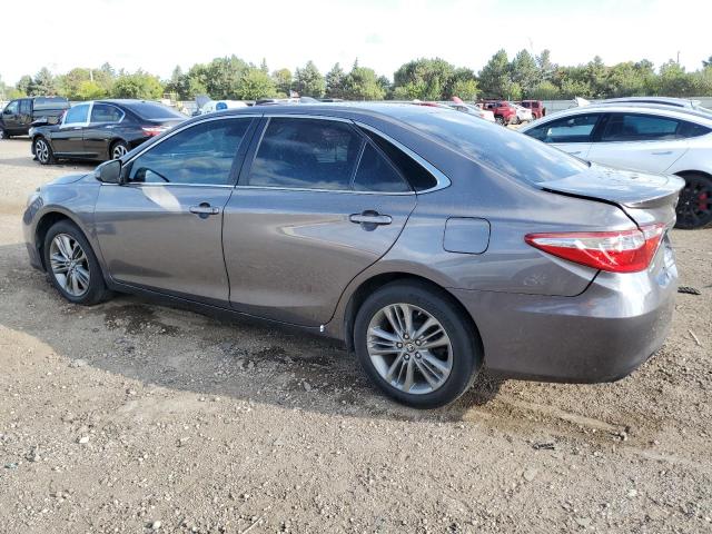 4T1BF1FK8HU324724 - 2017 TOYOTA CAMRY LE 灰色 照片 2