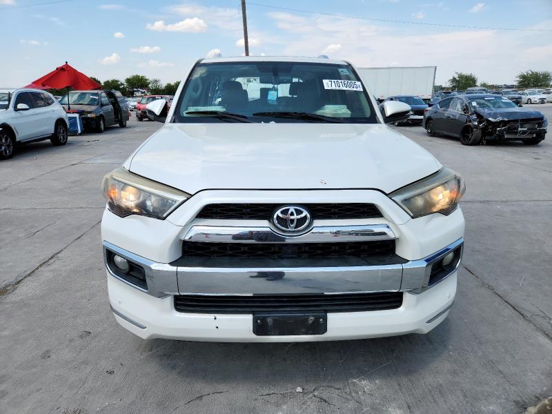 JTEZU5JR1F5105062 - 2015 TOYOTA 4RUNNER SR5 WHITE photo 5