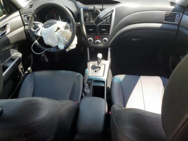 JF2SHBEC9CH459714 - 2012 SUBARU FORESTER LIMITED Silber Foto 8