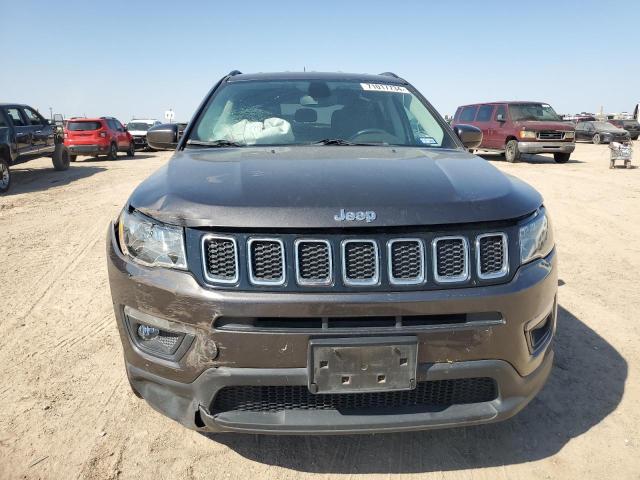 3C4NJCBB3JT500595 - 2018 JEEP COMPASS LATITUDE GRAY photo 5