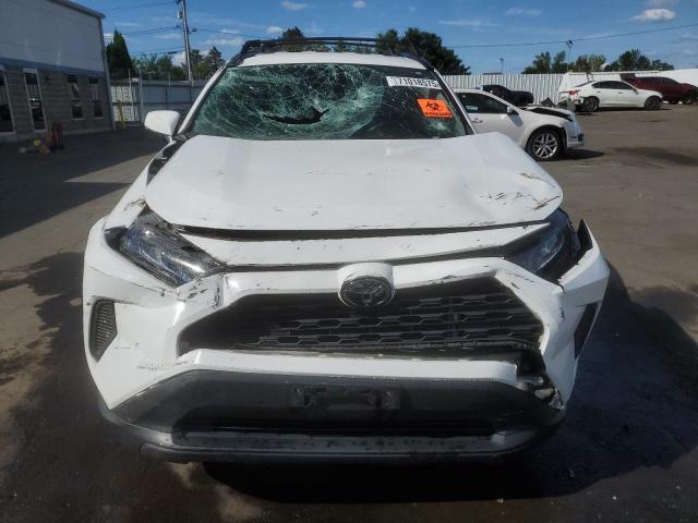 2T3G1RFV5KW066092 - 2019 TOYOTA RAV4 LE Weiß Foto 5