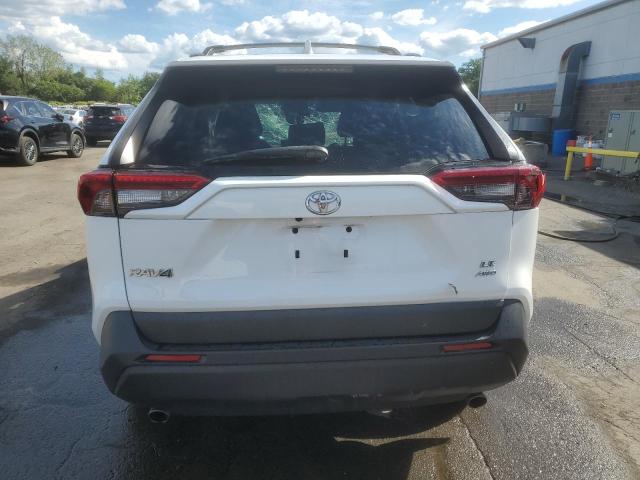 2T3G1RFV5KW066092 - 2019 TOYOTA RAV4 LE Weiß Foto 6