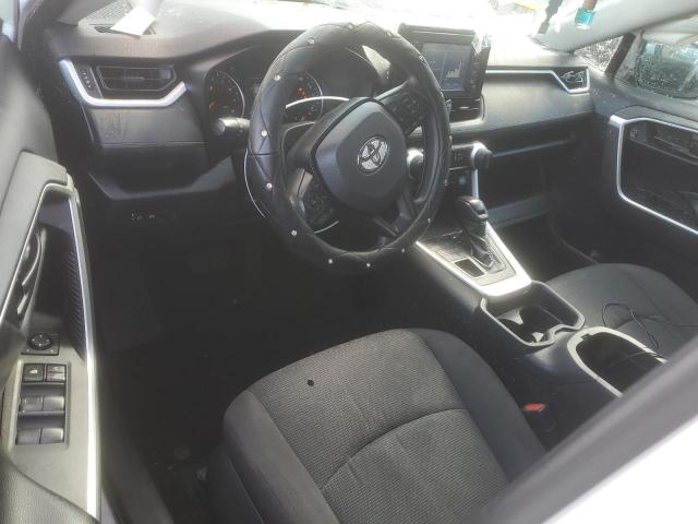 2T3G1RFV5KW066092 - 2019 TOYOTA RAV4 LE Weiß Foto 8