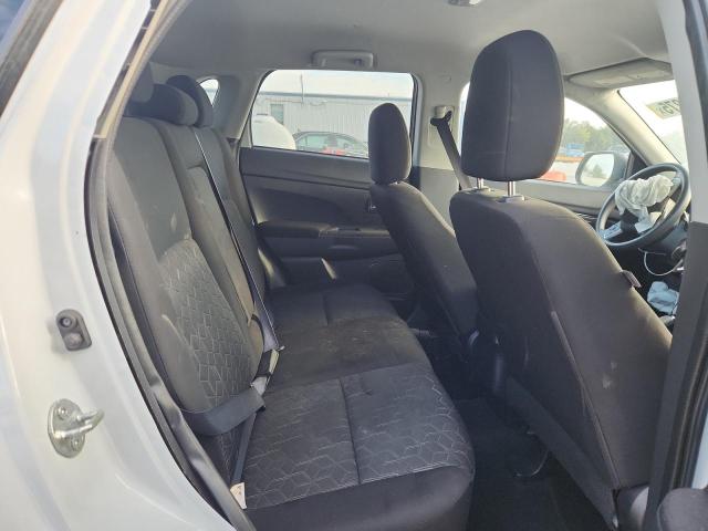 JA4APUAU5NU022367 - 2022 MITSUBISHI OUTLANDER ES WHITE photo 11