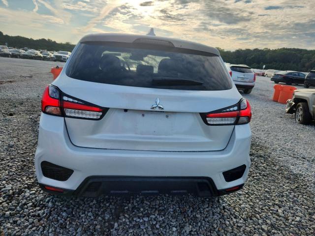 JA4APUAU5NU022367 - 2022 MITSUBISHI OUTLANDER ES WHITE photo 6