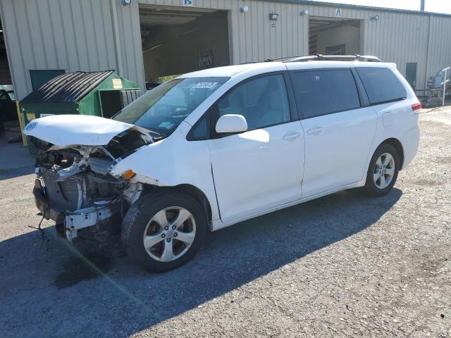 2011 TOYOTA SIENNA LE, 