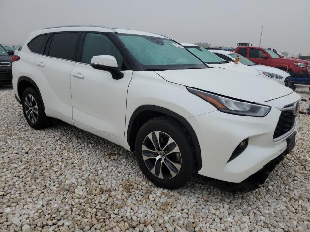5TDGZRAH5LS513761 - 2020 TOYOTA HIGHLANDER XLE WHITE photo 4