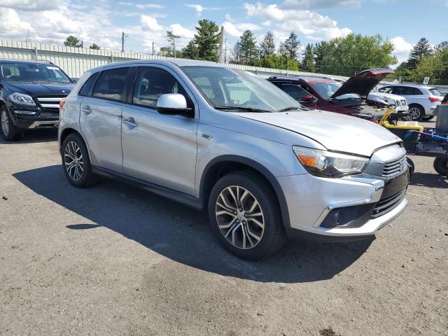 JA4AP3AU6HZ012965 - 2017 MITSUBISHI OUTLANDER ES 银色 照片 4