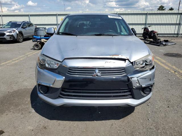 JA4AP3AU6HZ012965 - 2017 MITSUBISHI OUTLANDER ES 银色 照片 5