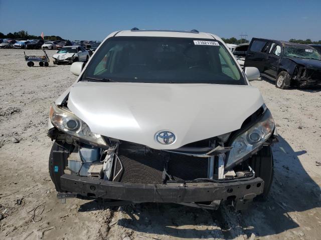 5TDYK3DC2FS683487 - 2015 TOYOTA SIENNA XLE WHITE photo 5