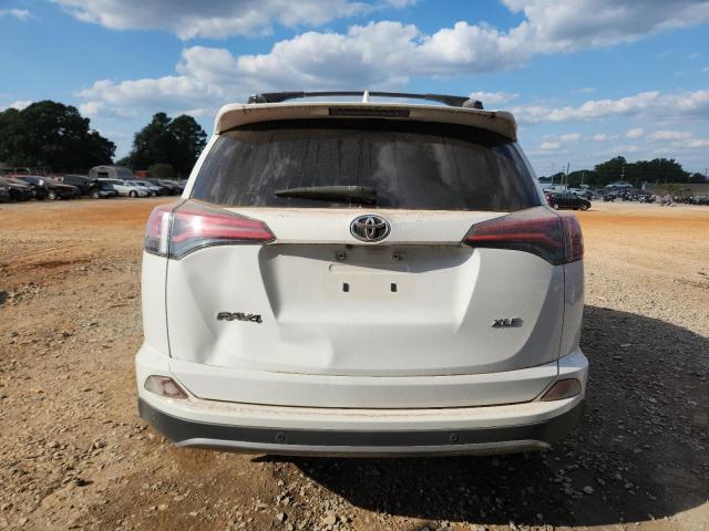 JTMWFREV4HD102486 - 2017 TOYOTA RAV4 XLE WHITE photo 6