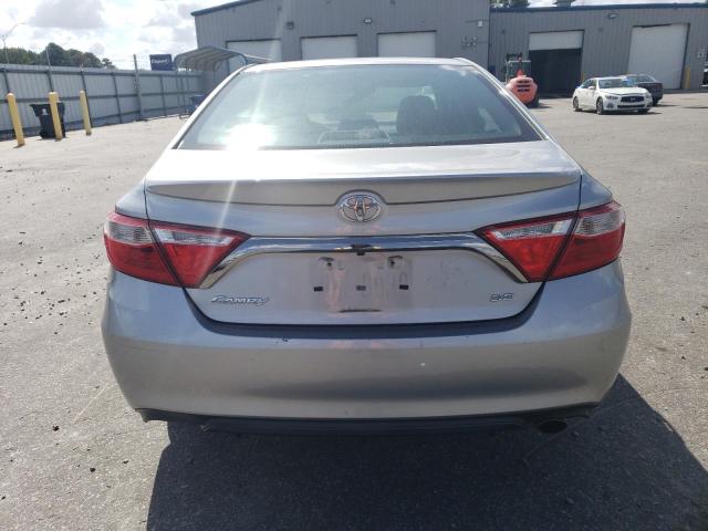 4T1BF1FK8GU136431 - 2016 TOYOTA CAMRY LE SILVER photo 6