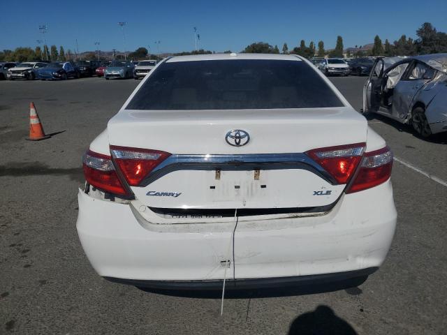 4T1BF1FK0FU960180 - 2015 TOYOTA CAMRY LE WHITE photo 6