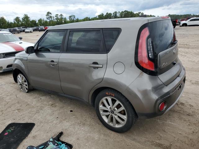 KNDJP3A5XJ7555137 - 2018 KIA SOUL + GRAY photo 2