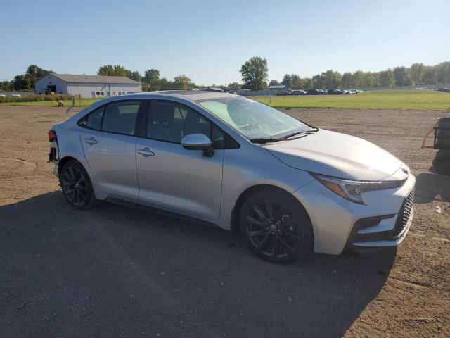 5YFP4MCE6PP155105 - 2023 TOYOTA COROLLA SE SILVER photo 4