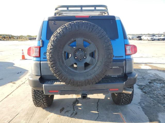 JTEBU11F670001844 - 2007 TOYOTA FJ CRUISER BLUE photo 6