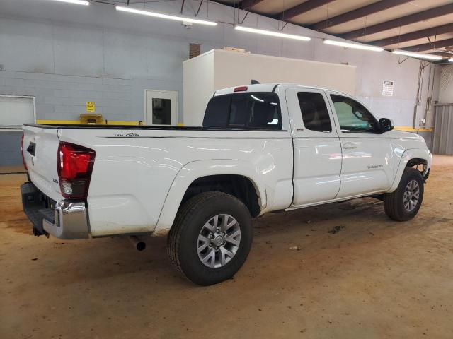 5TFSZ5AN5JX123047 - 2018 TOYOTA TACOMA ACCESS CAB أبيض صورة 3