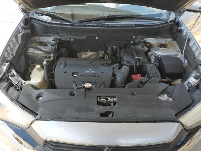 JA4AP3AU5HZ042474 - 2017 MITSUBISHI OUTLANDER ES SILVER photo 11