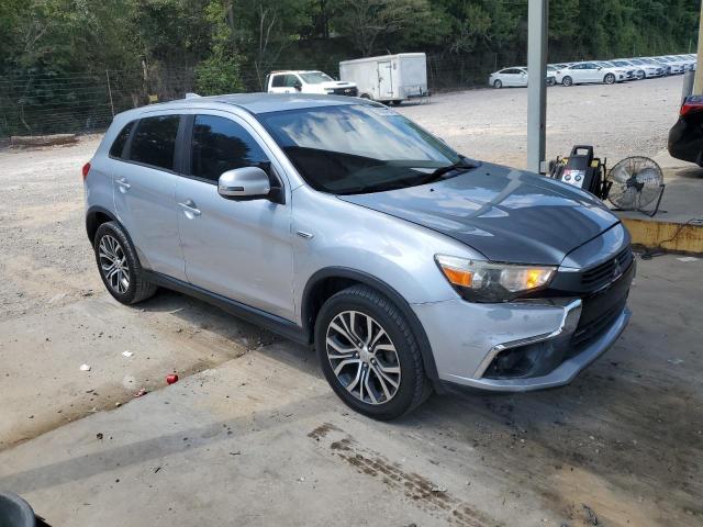 JA4AP3AU5HZ042474 - 2017 MITSUBISHI OUTLANDER ES SILVER photo 4