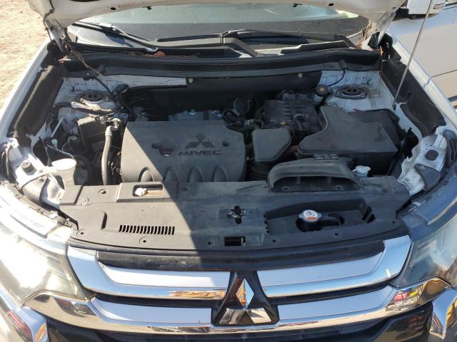 JA4AD3A32HZ024711 - 2017 MITSUBISHI OUTLANDER SE თეთრი ფოტო 12