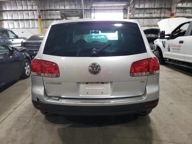 WVGZE77L47D001572 - 2007 VOLKSWAGEN TOUAREG V6 SILVER photo 6