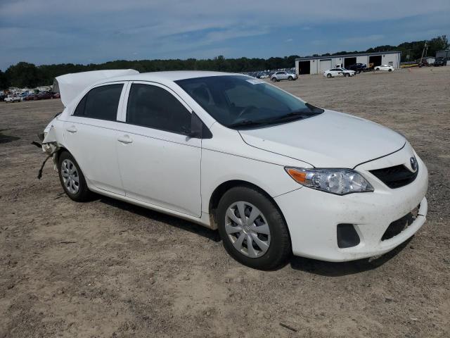 5YFBU4EE8DP141760 - 2013 TOYOTA COROLLA BASE WHITE photo 4