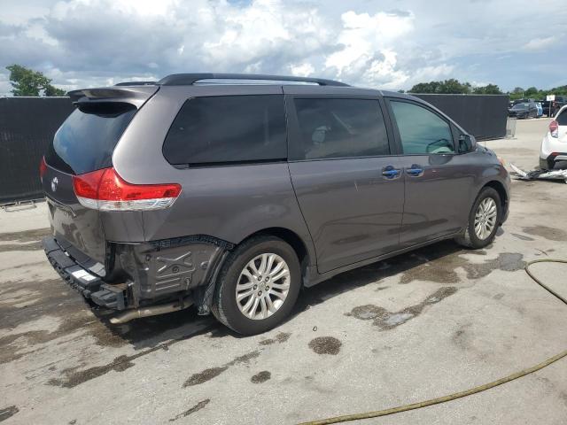 5TDYK3DC6DS364543 - 2013 TOYOTA SIENNA XLE GRAY photo 3