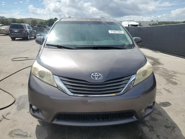 5TDYK3DC6DS364543 - 2013 TOYOTA SIENNA XLE GRAY photo 5