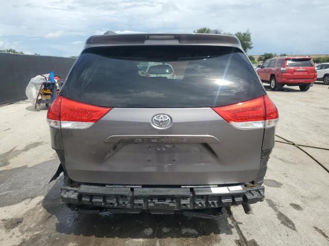 5TDYK3DC6DS364543 - 2013 TOYOTA SIENNA XLE GRAY photo 6