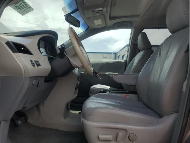 5TDYK3DC6DS364543 - 2013 TOYOTA SIENNA XLE GRAY photo 7