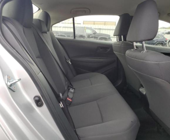 JTDBCMFE7R3067913 - 2024 TOYOTA COROLLA LE ვერცხლისფერი ფოტო 10