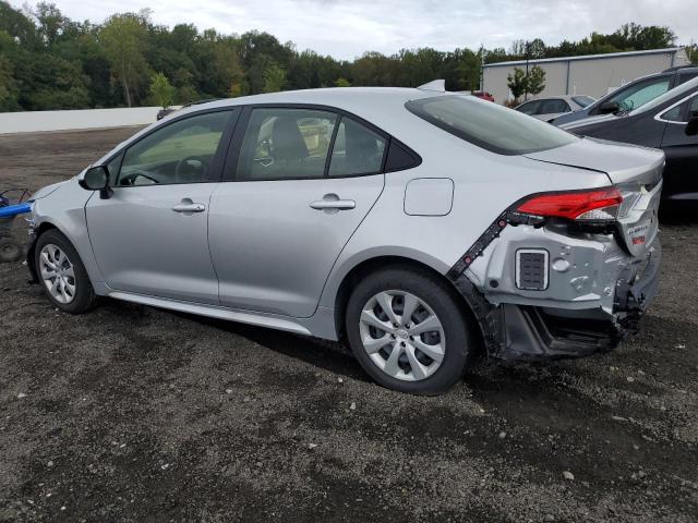 JTDBCMFE7R3067913 - 2024 TOYOTA COROLLA LE ვერცხლისფერი ფოტო 2