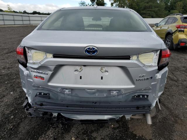 JTDBCMFE7R3067913 - 2024 TOYOTA COROLLA LE ვერცხლისფერი ფოტო 6