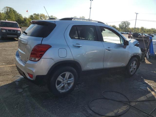 KL7CJLSB8JB585293 - 2018 CHEVROLET TRAX 1LT 银色 照片 3