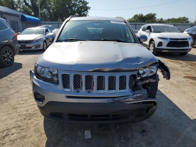 1C4NJCEA6GD720265 - 2016 JEEP COMPASS LATITUDE SILVER photo 5