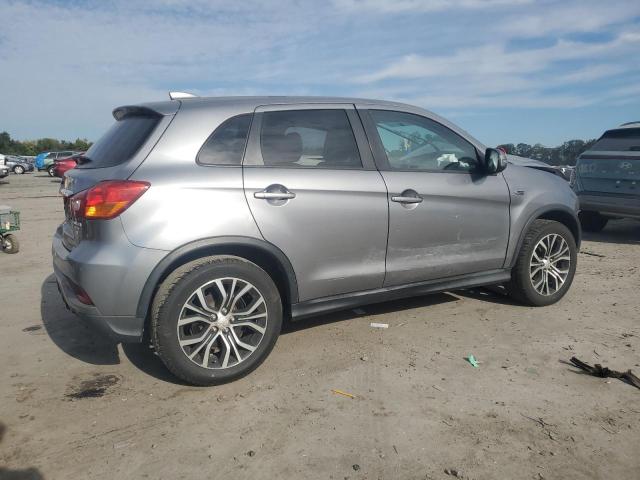 JA4AP3AW4JZ032624 - 2018 MITSUBISHI OUTLANDER ES ნაცრისფერი ფოტო 3