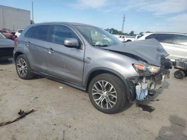 JA4AP3AW4JZ032624 - 2018 MITSUBISHI OUTLANDER ES ნაცრისფერი ფოტო 4