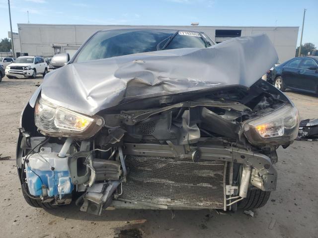 JA4AP3AW4JZ032624 - 2018 MITSUBISHI OUTLANDER ES ნაცრისფერი ფოტო 5