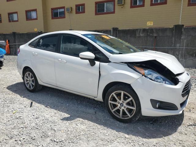 3FADP4BJ1KM128165 - 2019 FORD FIESTA SE WHITE photo 4