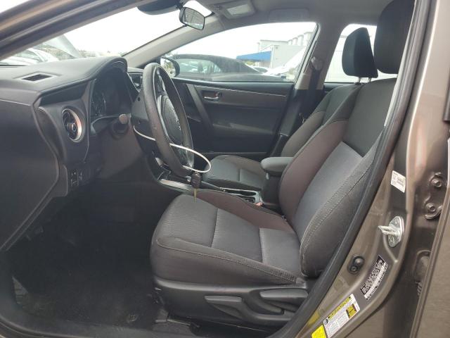 5YFBURHE9JP780475 - 2018 TOYOTA COROLLA L GRAY photo 7