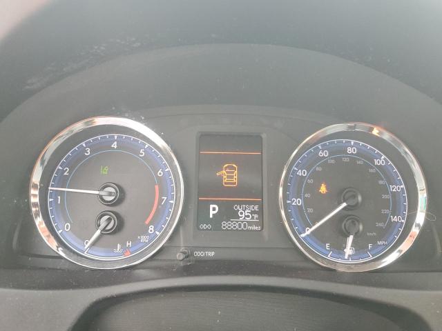 5YFBURHE9JP780475 - 2018 TOYOTA COROLLA L GRAY photo 9