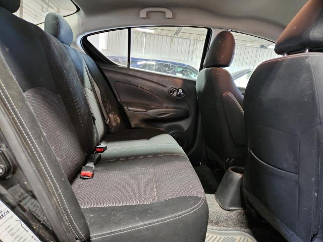 3N1CN7AP1JL862511 - 2018 NISSAN VERSA S BLACK photo 10