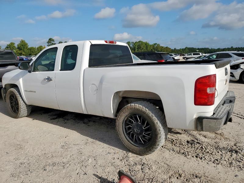 1GCEC19X07Z653596 - 2007 CHEVROLET SILVERADO C1500 CLASSIC WHITE photo 2