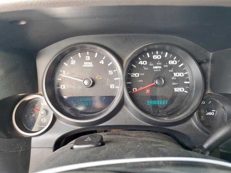 1GCEC19X07Z653596 - 2007 CHEVROLET SILVERADO C1500 CLASSIC WHITE photo 9